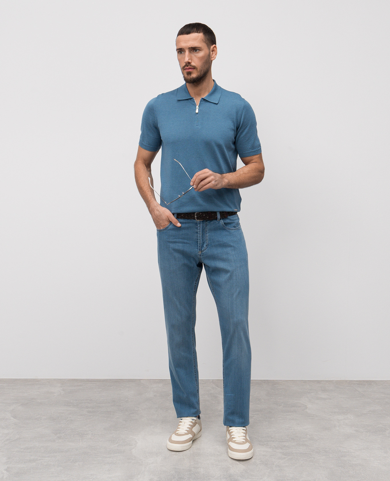 

Blue jeans with a worn effect Enrico Mandelli, Light blue