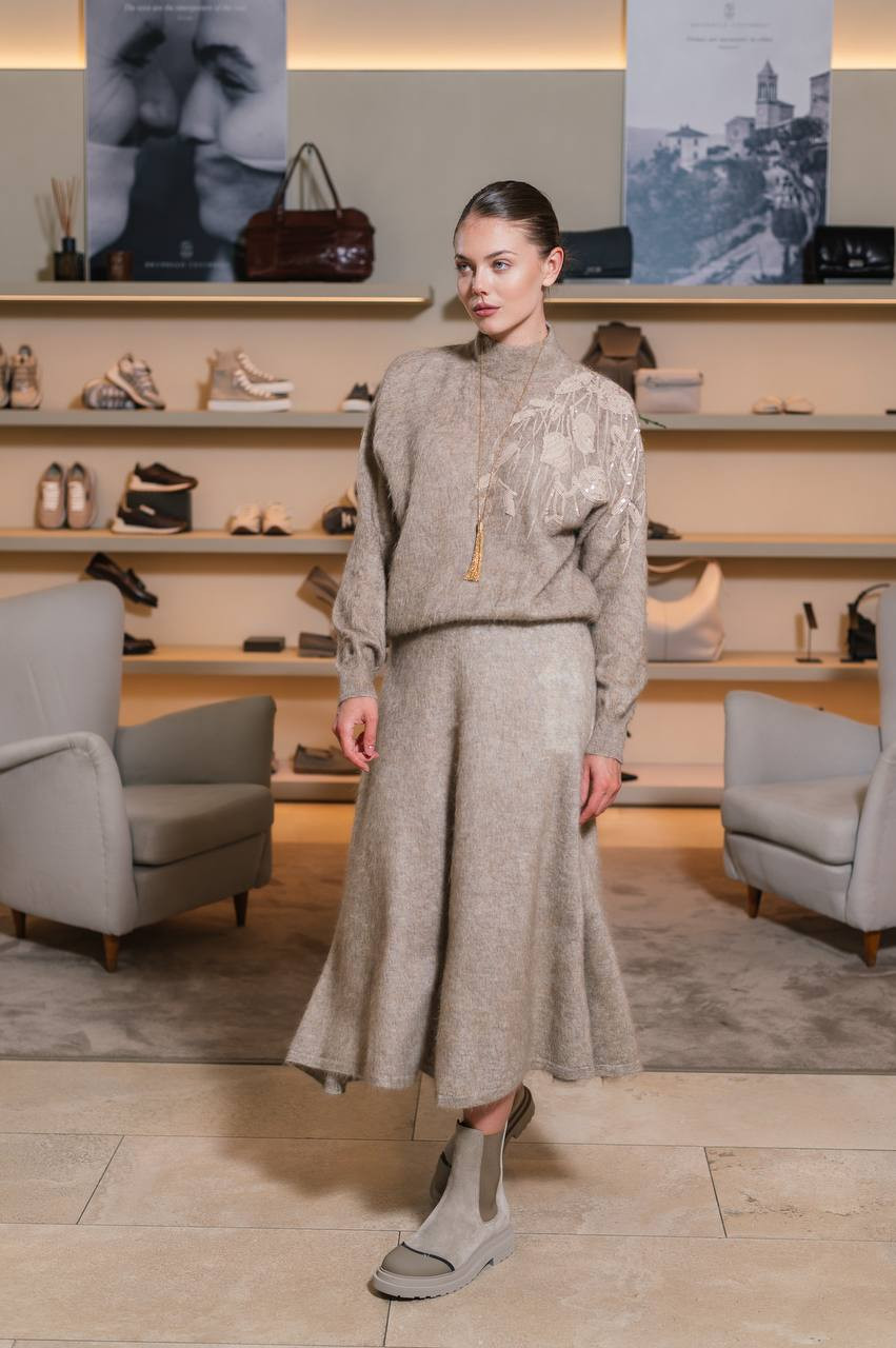 

Beige midi skirt with wool and cashmere Brunello Cucinelli
