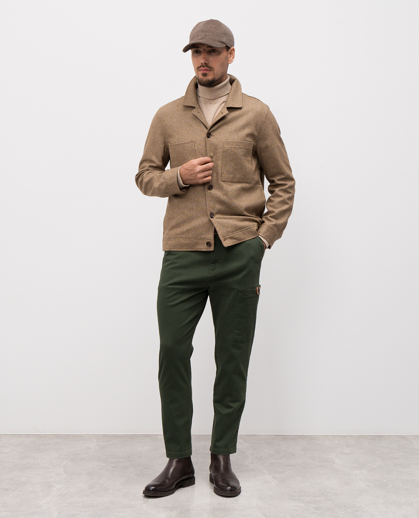 

Green pants with logo patch Altatensione