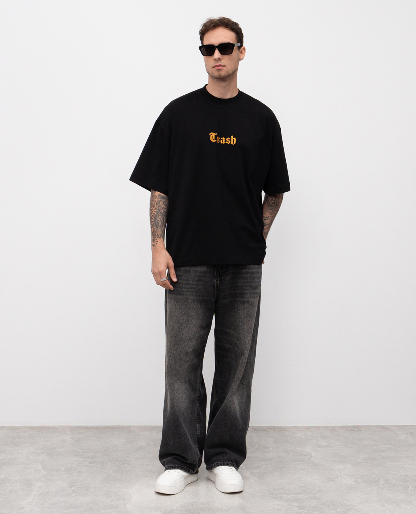 

Black T-shirt with Crash embroidery Vetements
