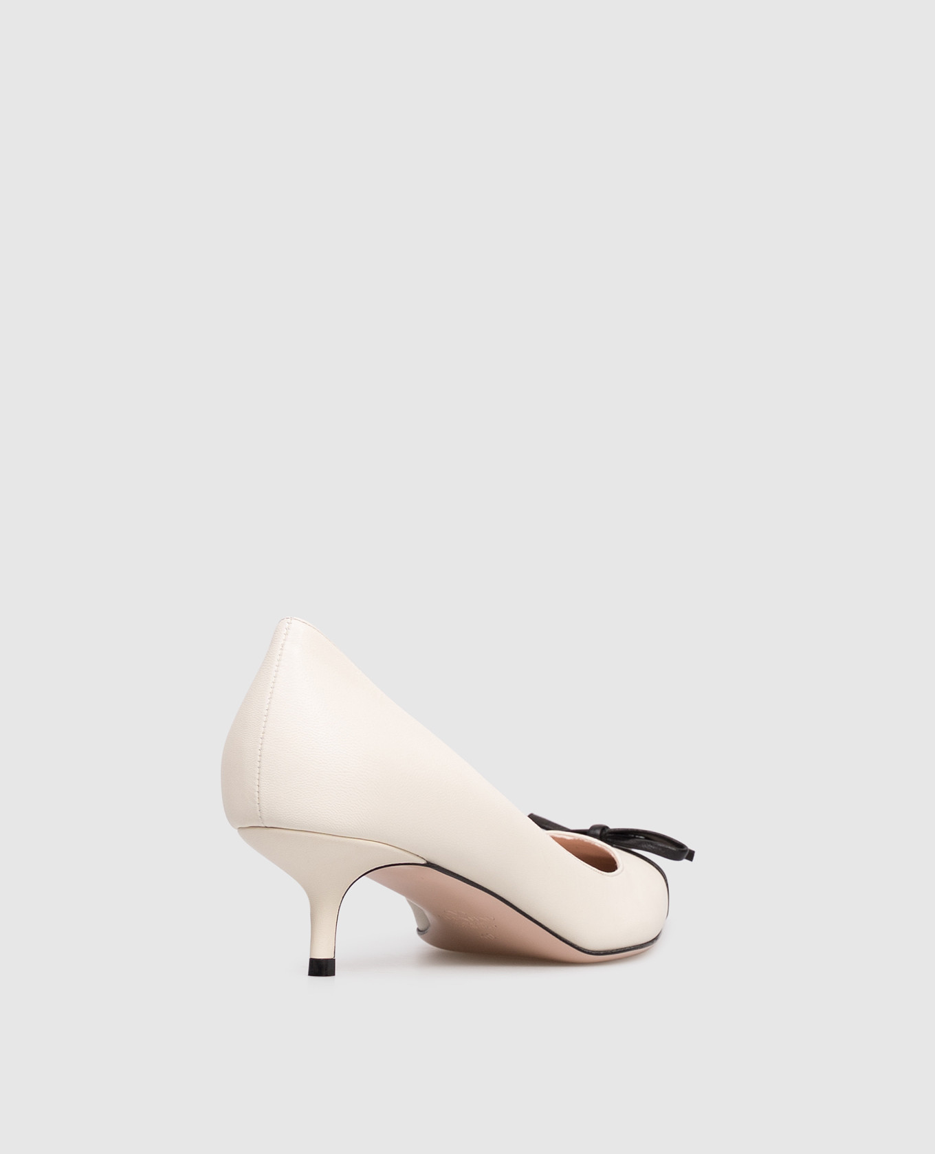 

Beige leather shoes Bepointy Valentino