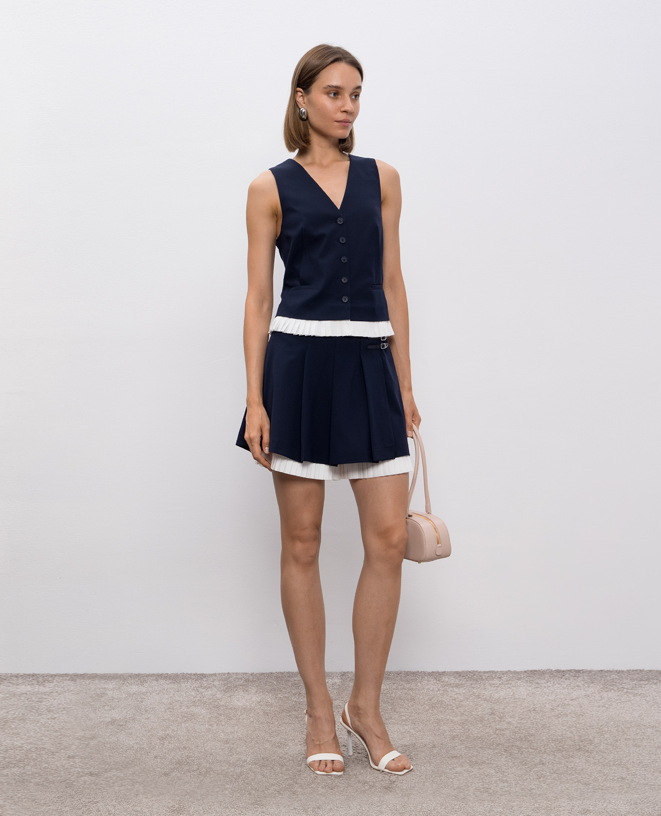 

Blue pleated skirt-shorts Suzie Simkhai