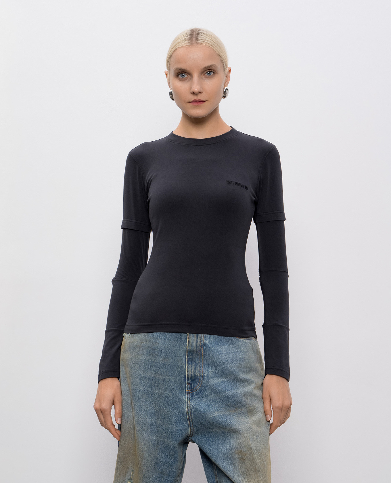 Black long sleeve with logo embroidery Vetements 3