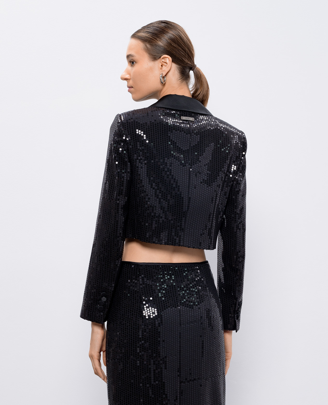 

Black cropped jacket with sequins Peserico