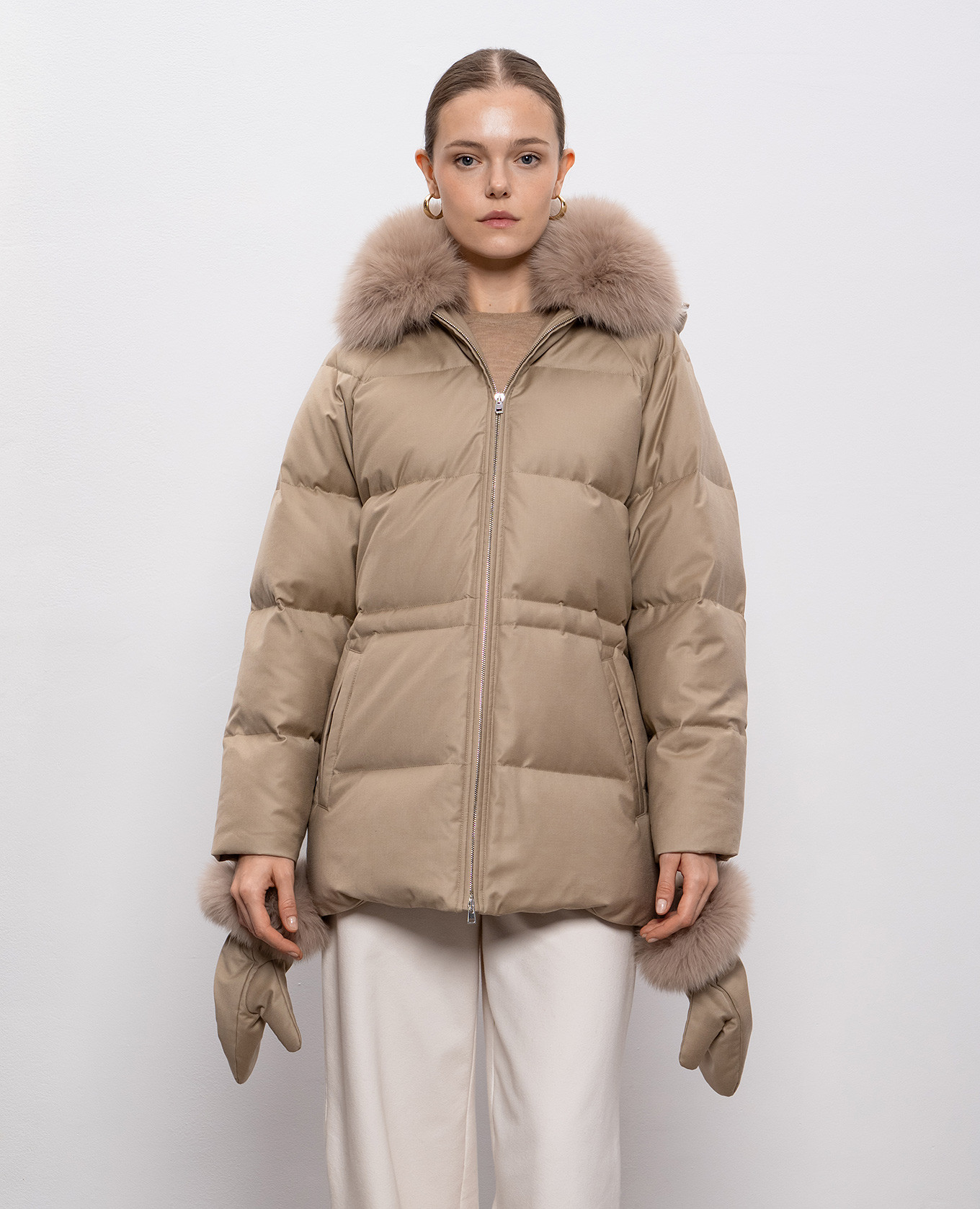 

Beige down jacket made of wool and silk with fox fur Yves Salomon