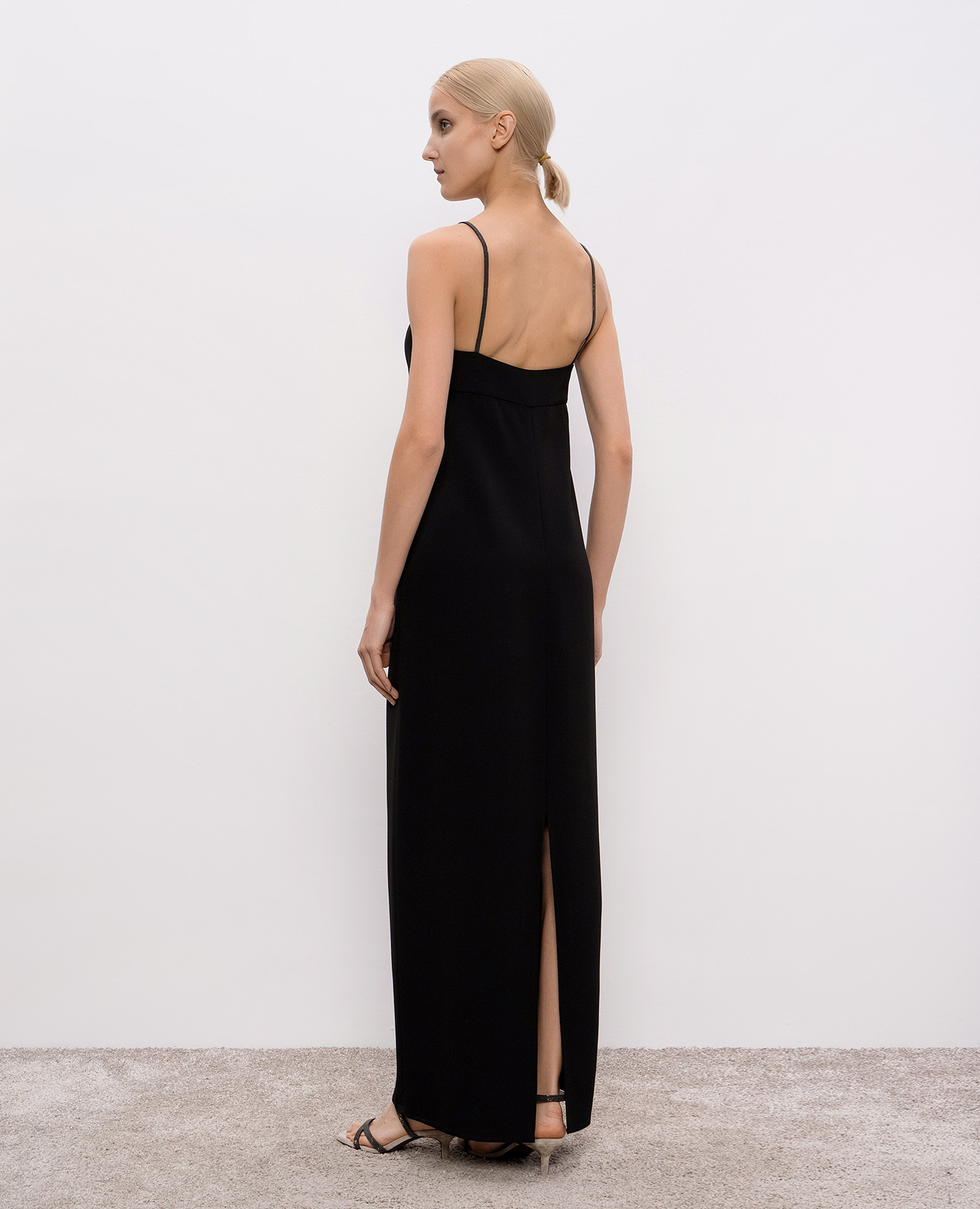 

Black maxi dress with silk and chain monil Brunello Cucinelli