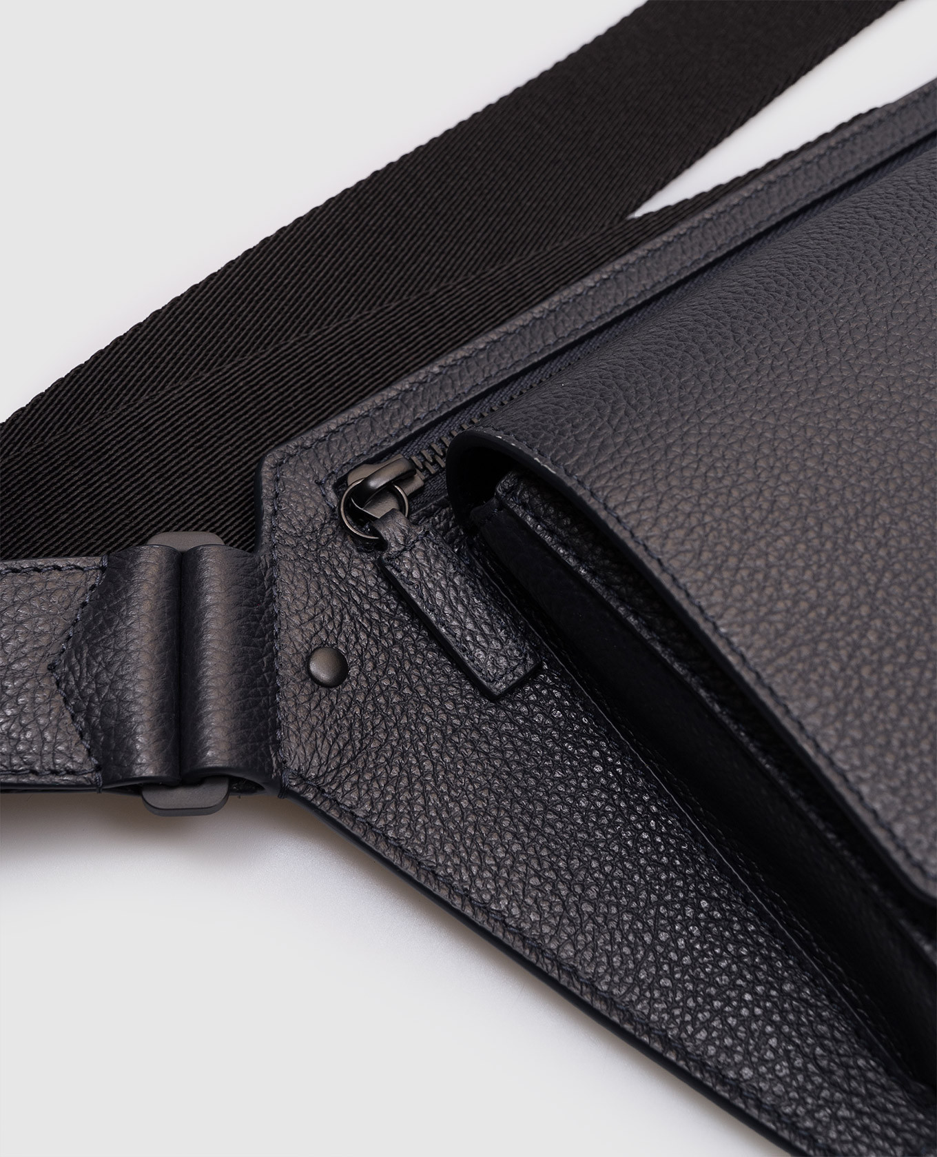 Blue leather belt bag with embossed logo Cashmere&Whiskey 4