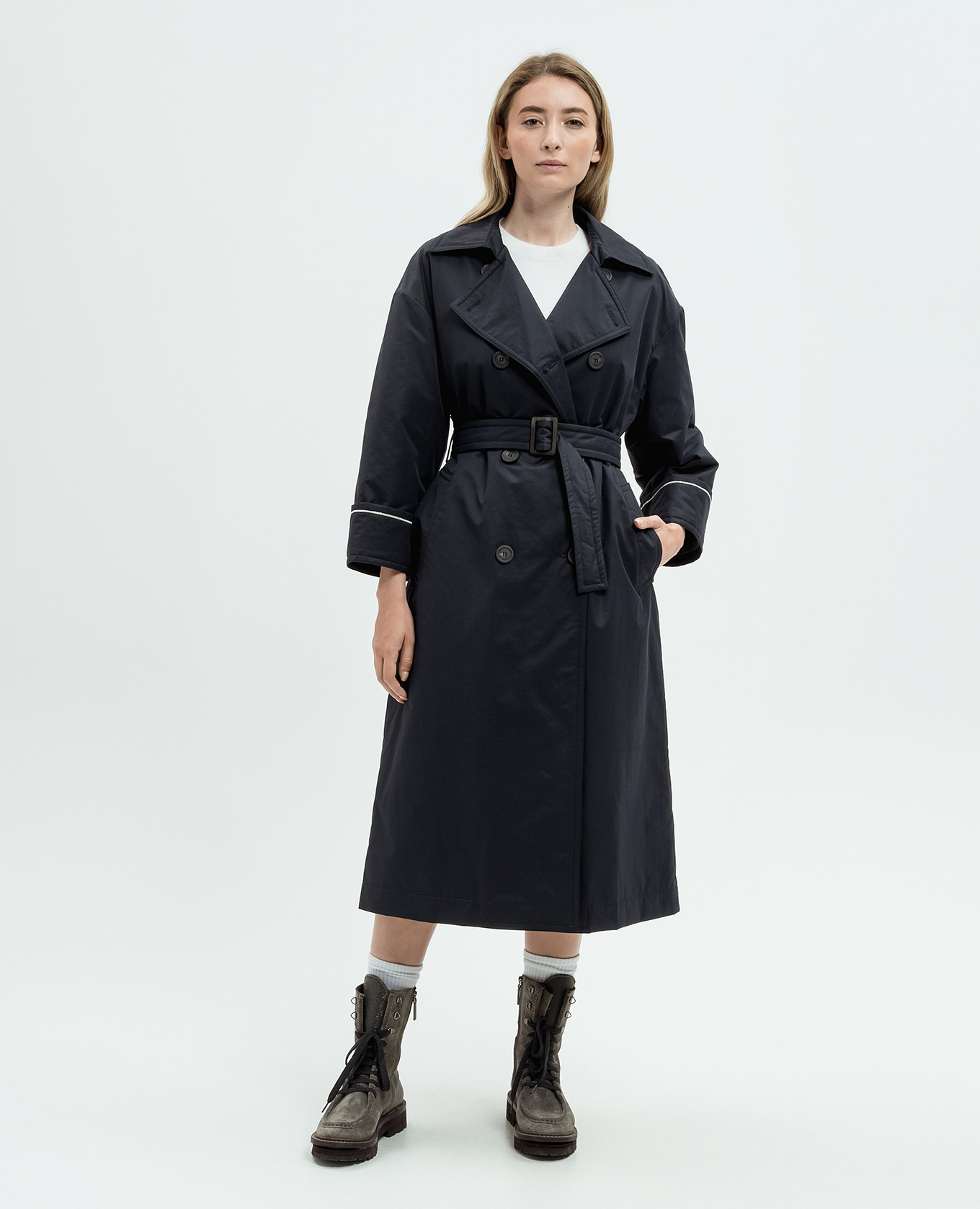 Blue double-breasted cloak with monil chain Peserico 3