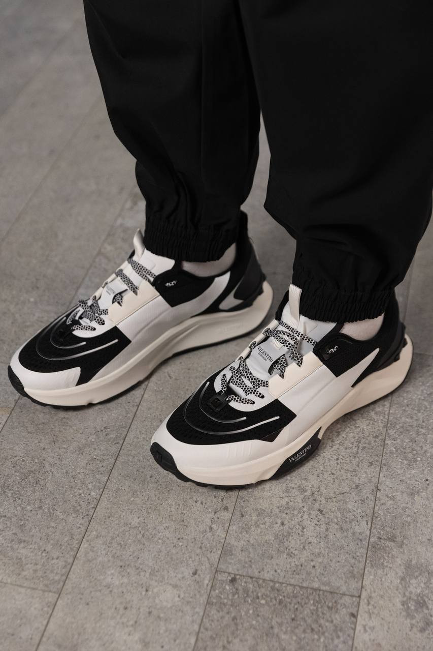 

True Act sneakers with logo Valentino, White