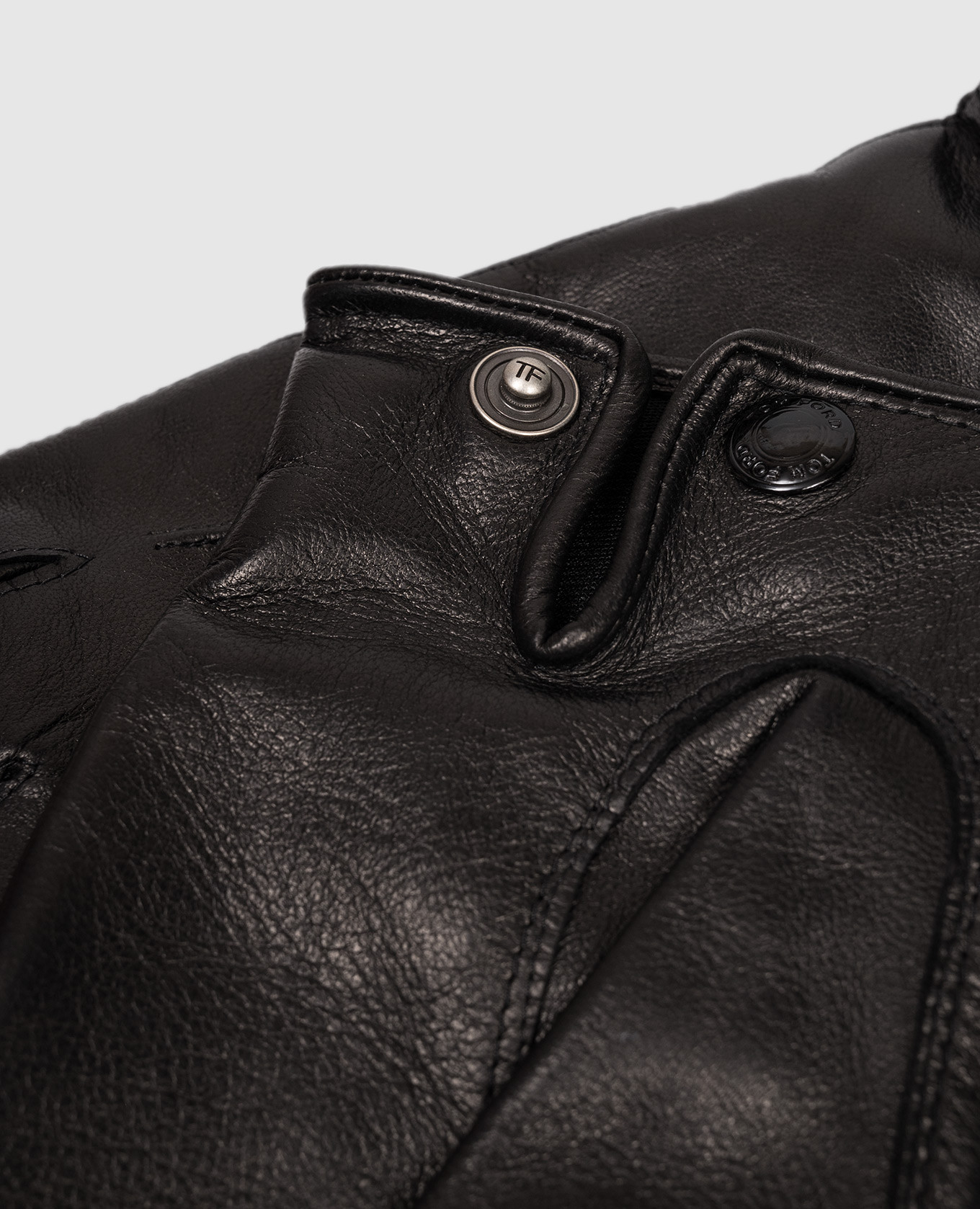 

Black leather gloves Tom Ford