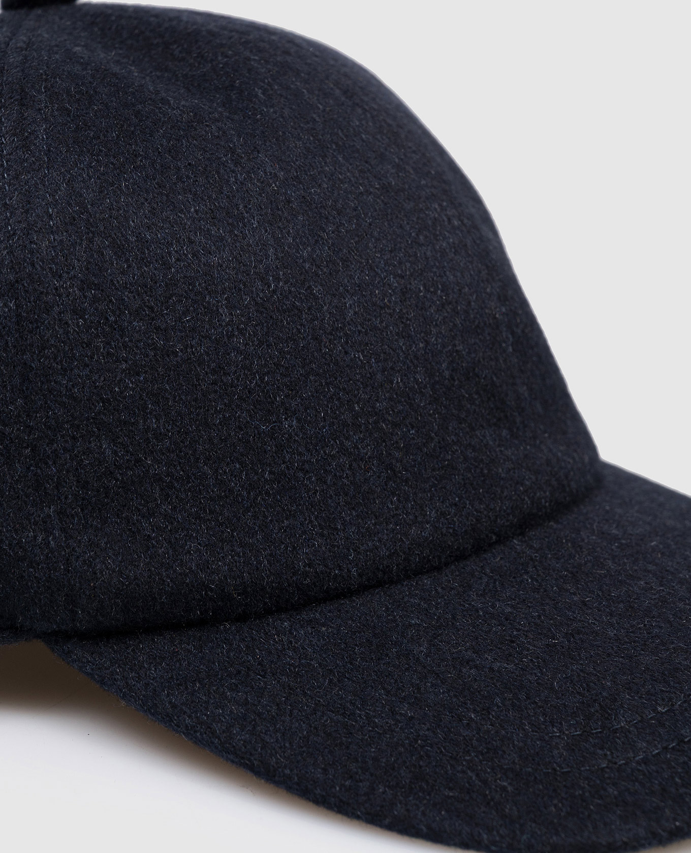 

Blue cashmere cap with embroidered emblem ISAIA
