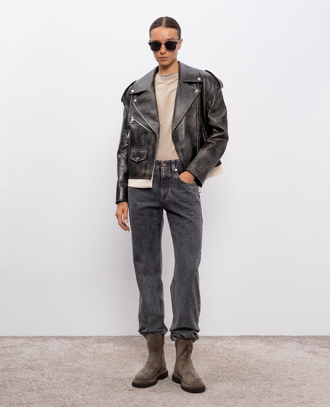 

Brown leather biker jacket with a worn effect Babe Pay Pls