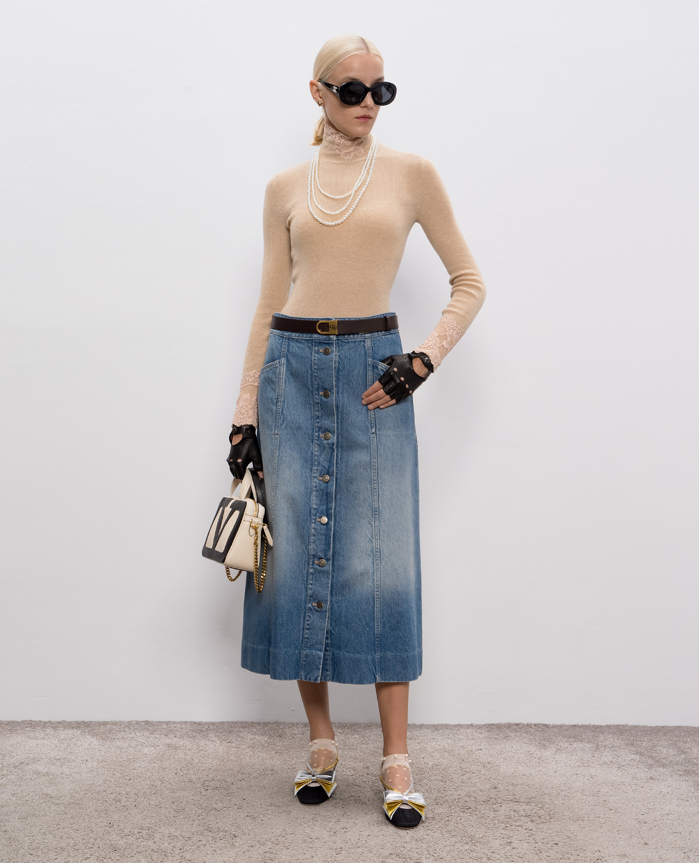 

Beige cashmere turtleneck with lace Valentino