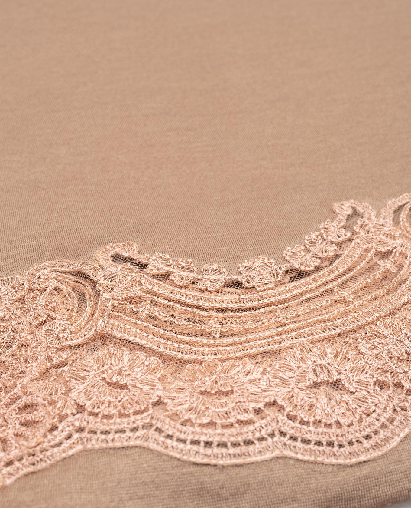 Beige stole made of cashmere and silk with lace Ermanno Scervino 3