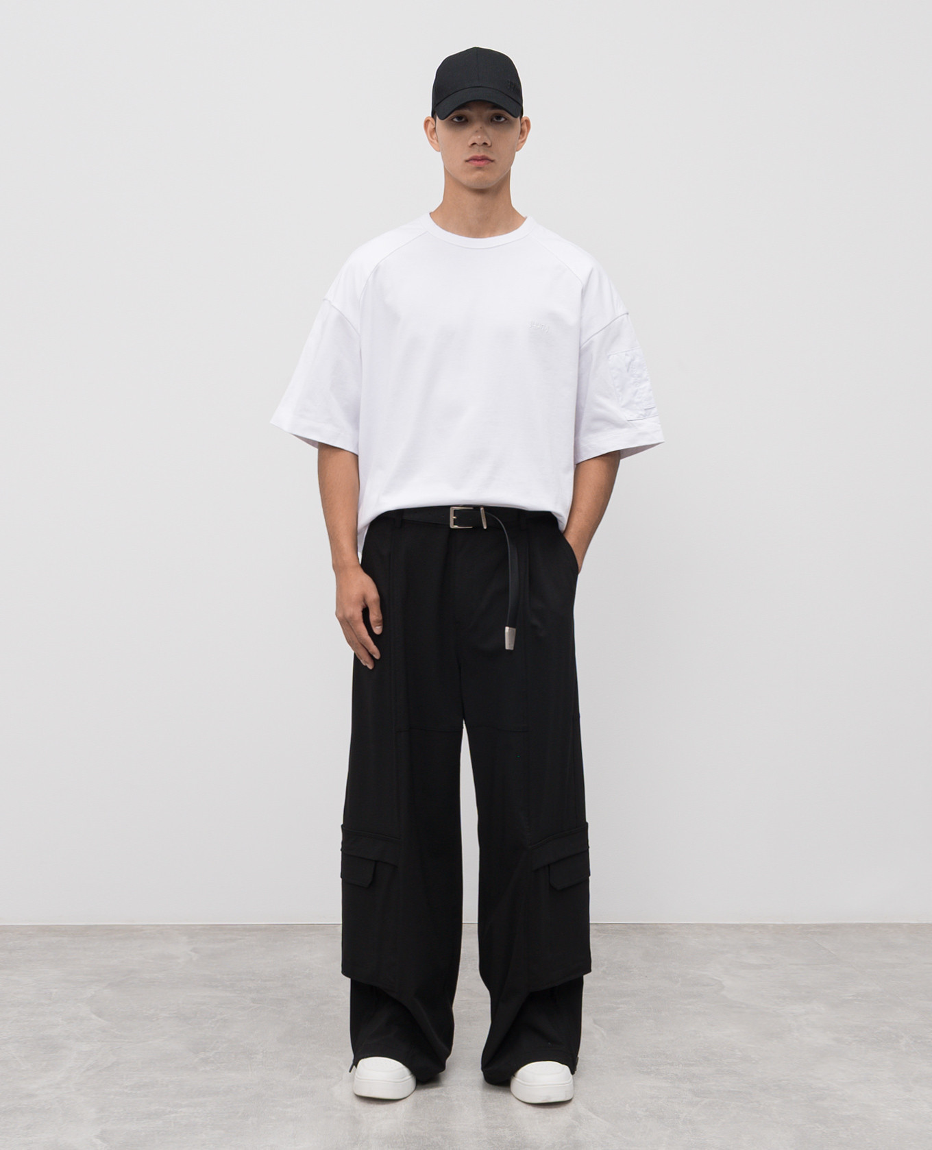 

Black wool cargo pants Juun.j