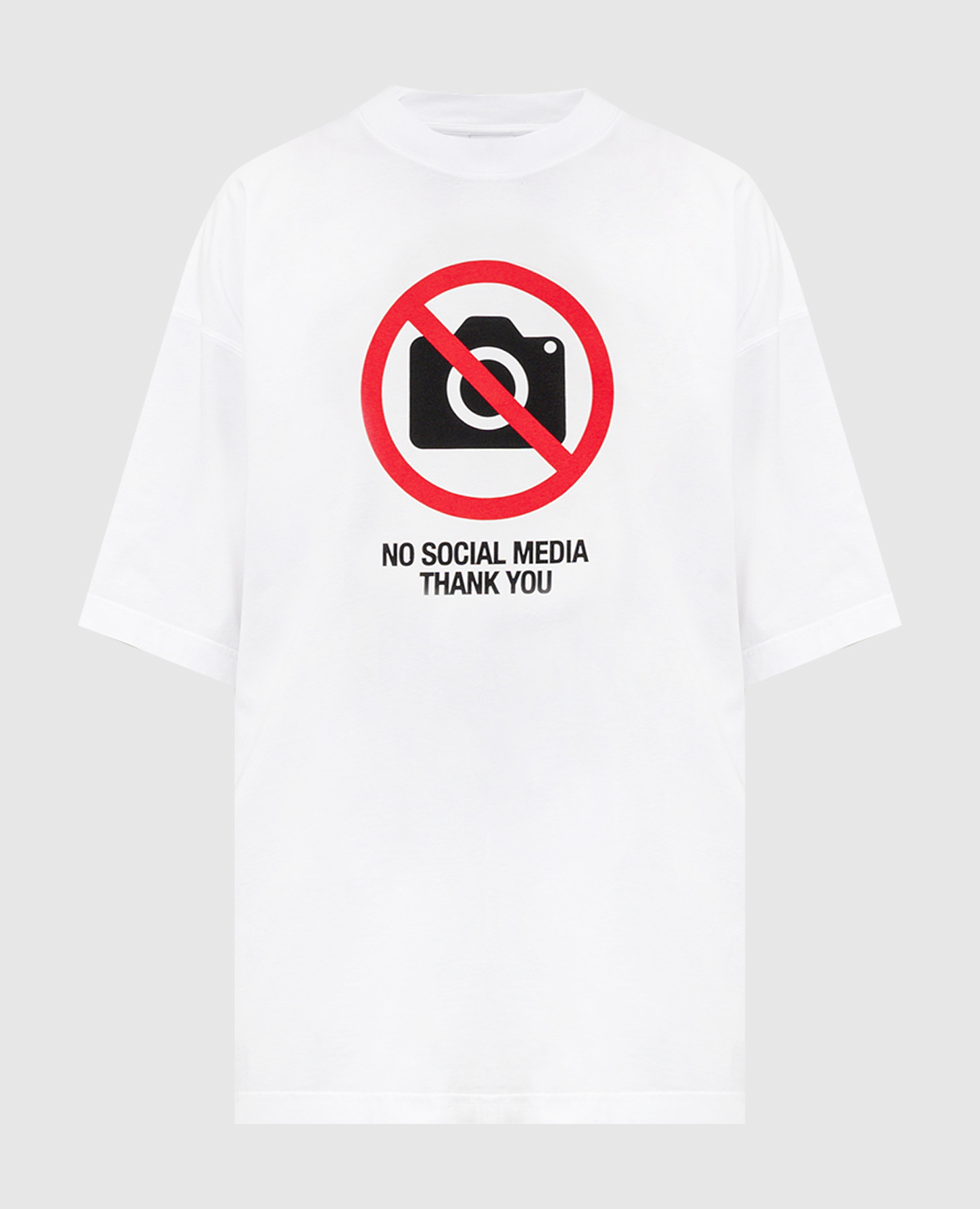 White t-shirt with no social media print vetements