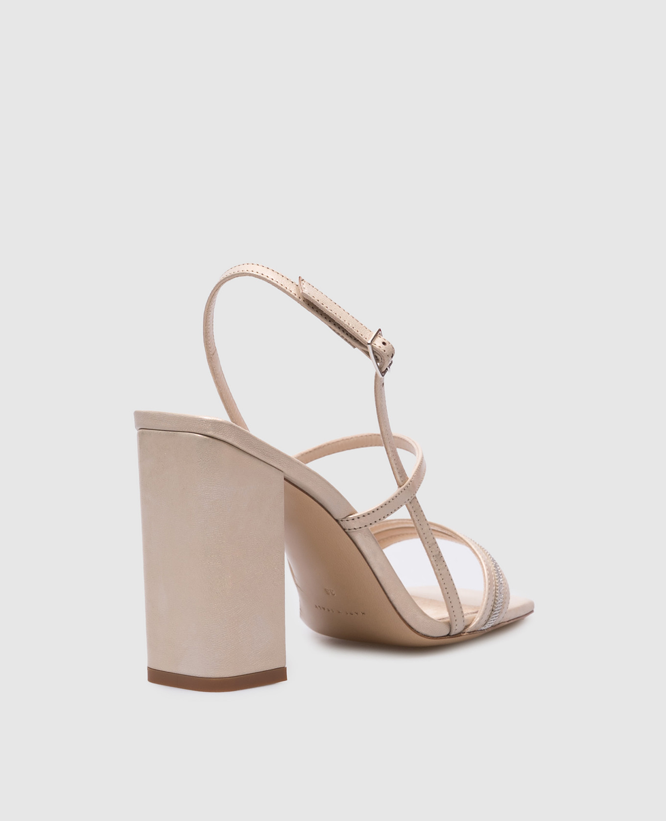 

Beige leather sandals with a monil chain Peserico