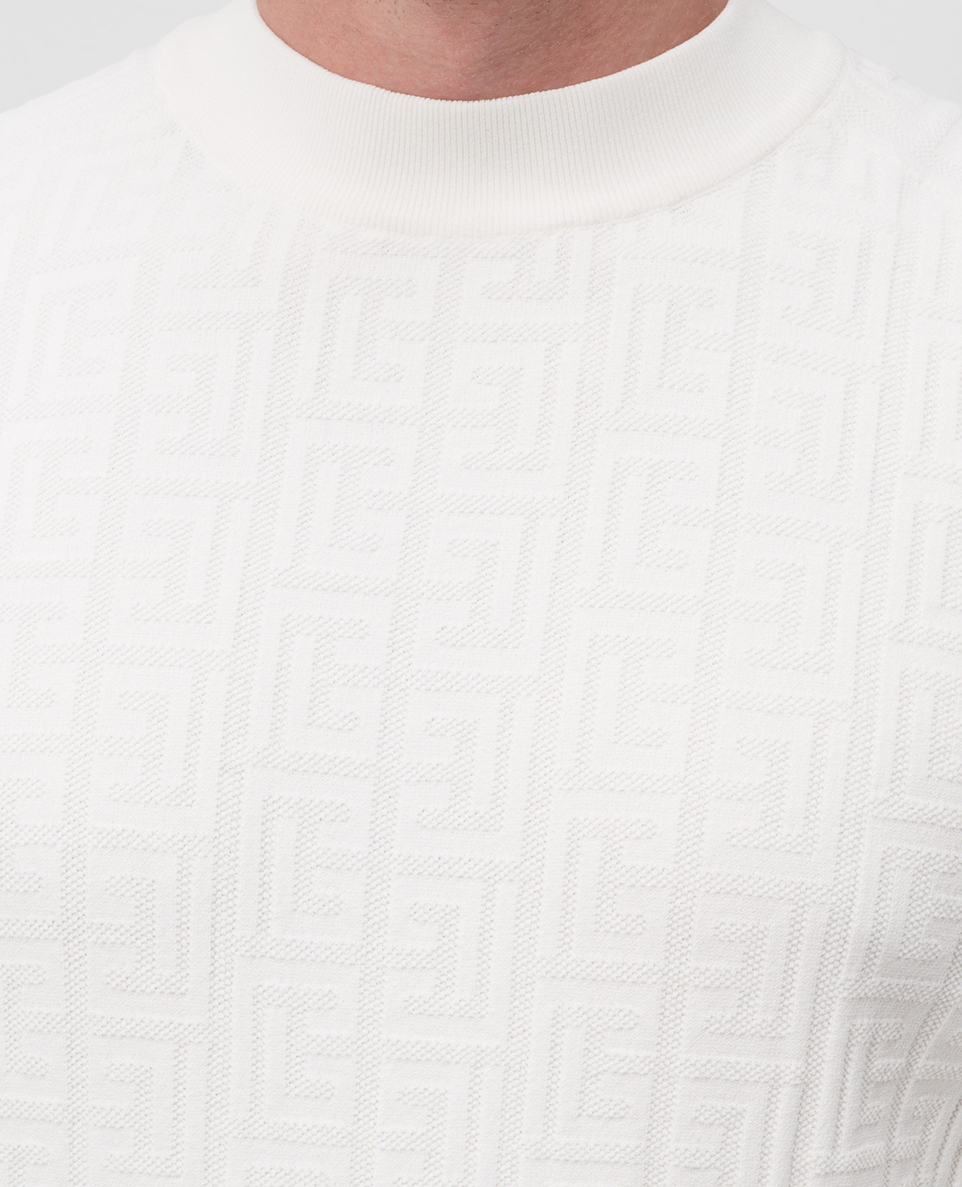 

White PB Labyrinth gem Balmain