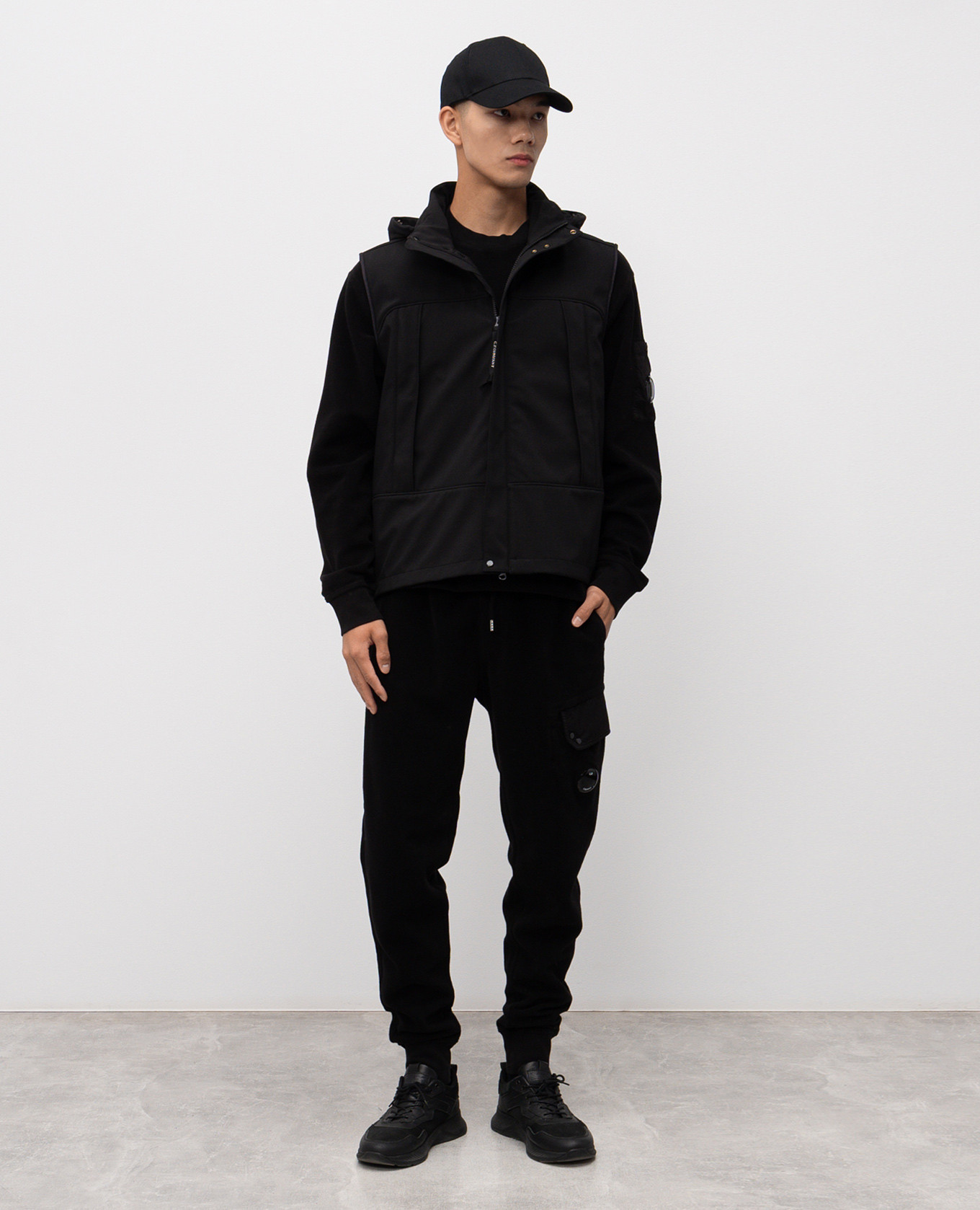 

Black hooded vest C.P. Company