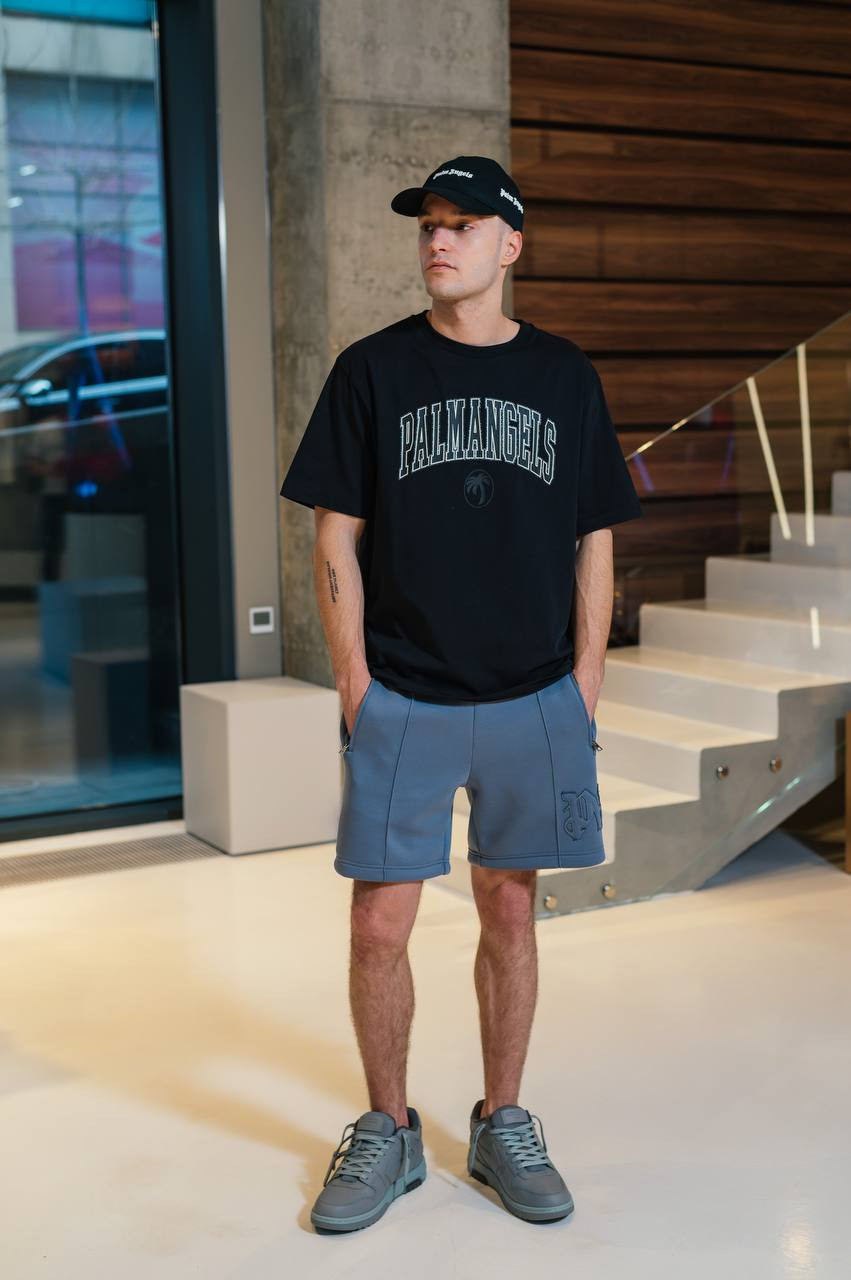 

Black T-shirt with logo emblem Palm Angels