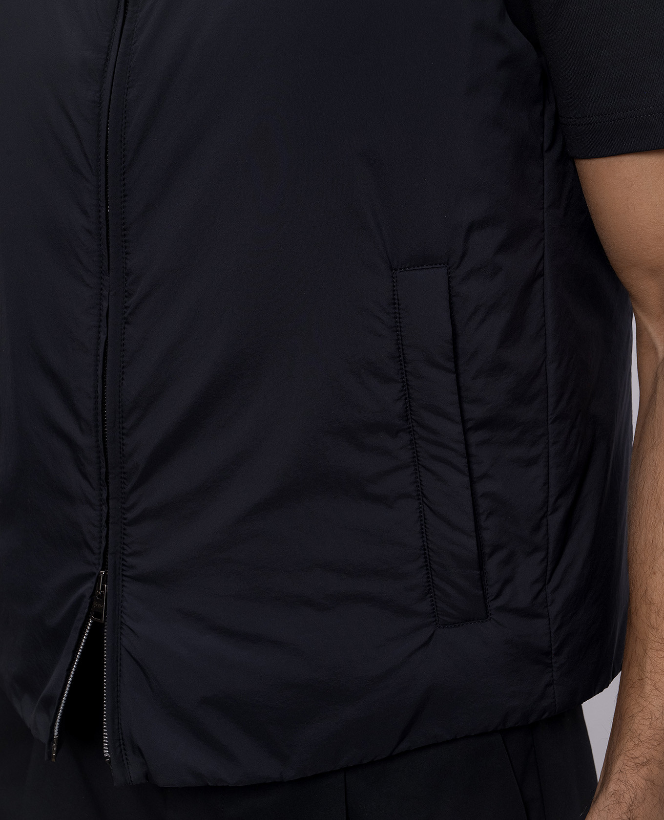 

Black vest with logo Herno