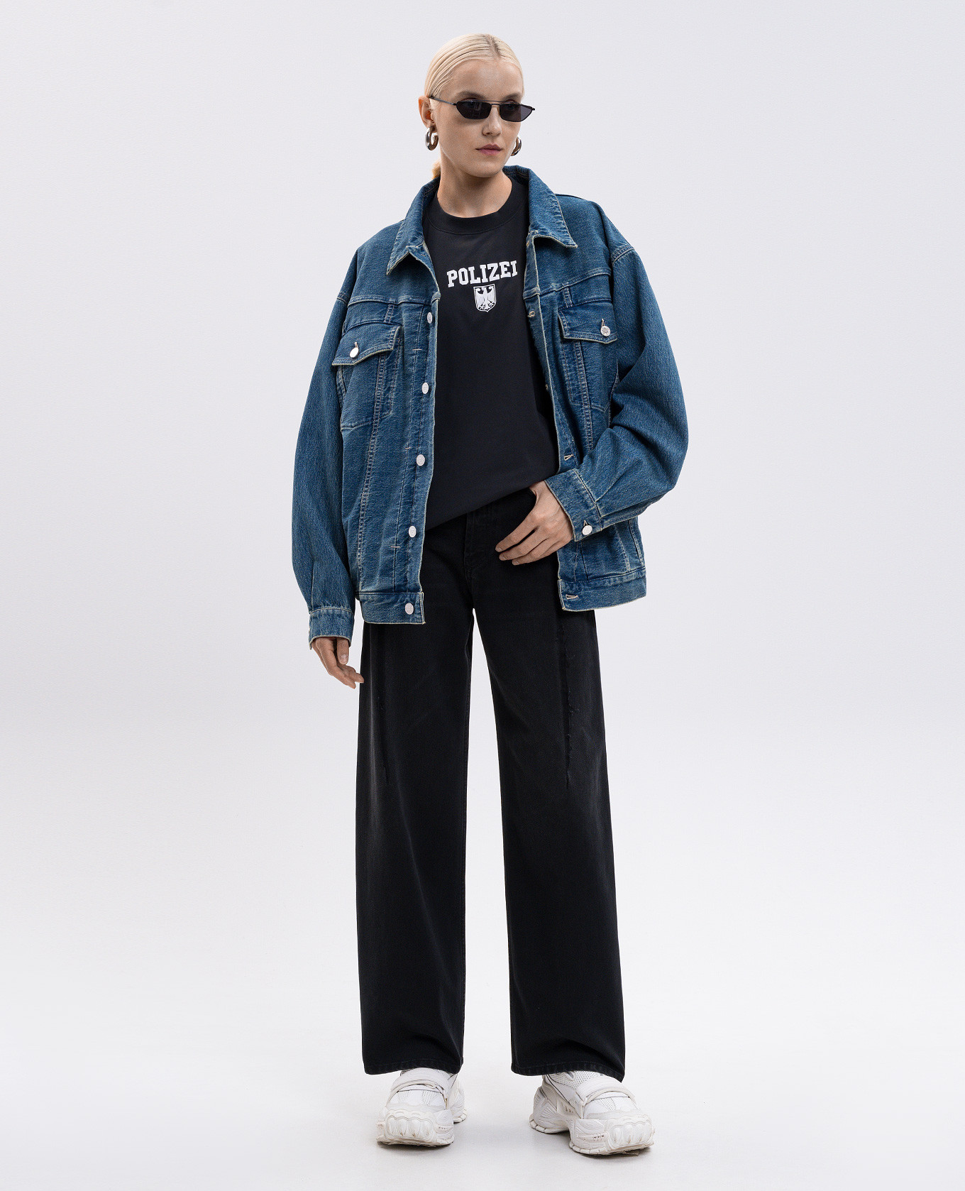 

Black Cut Reconstructed Jeans with Logo Patch Vetements