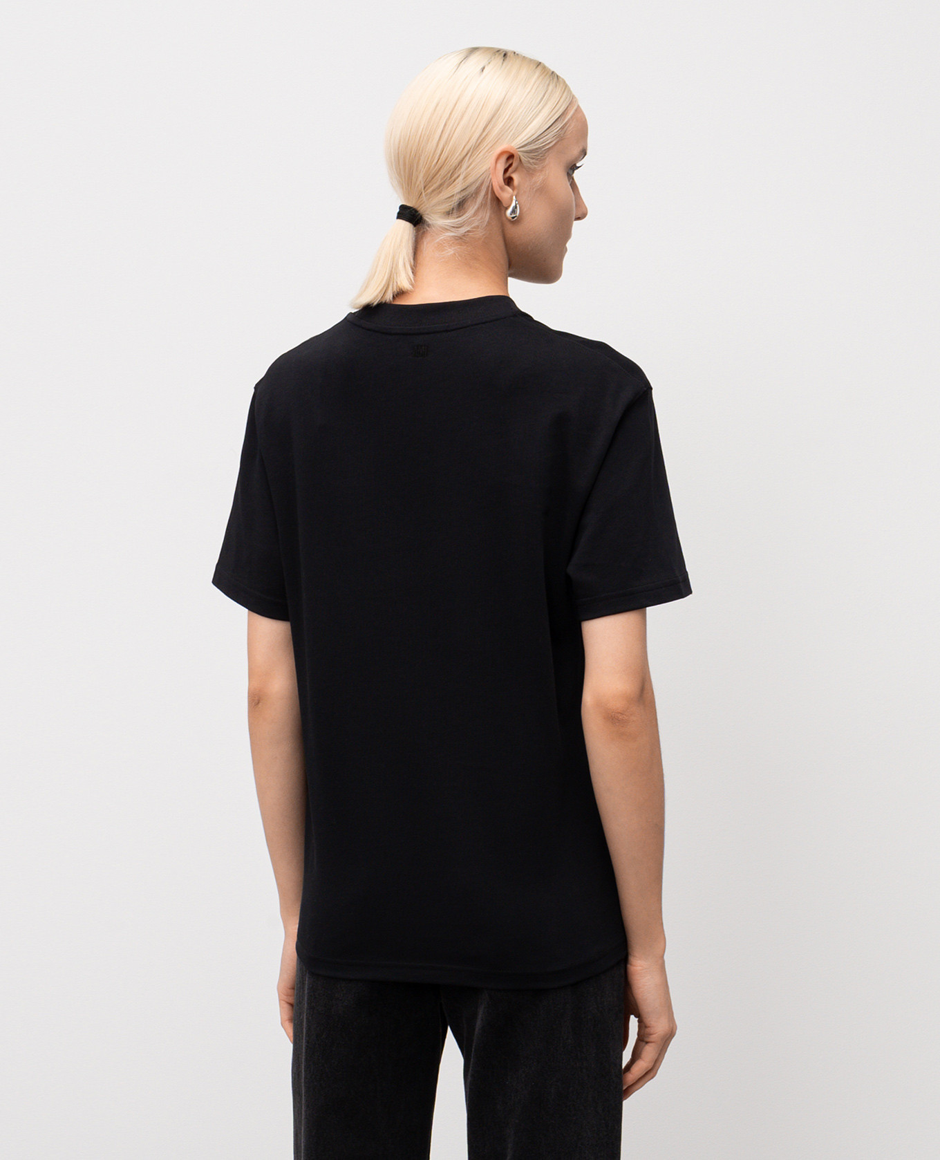 

Black T-shirt with textured emblem Ami Paris