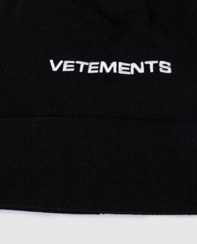 Vetements Black wool cap with logo embroidery UA65HA110B