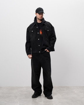 Vetements Black t-shirt with a contrasting print UA66TR720B