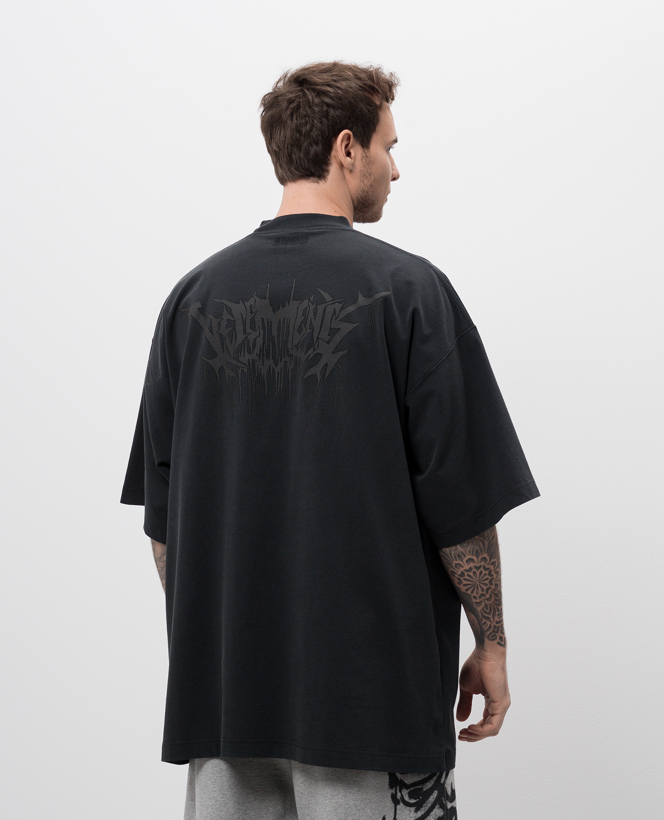 

Black t-shirt with Metal logo print Vetements