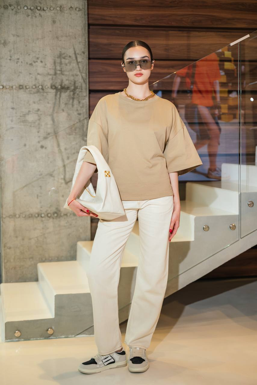 

DOYLE beige t-shirt with drape DARKPARK