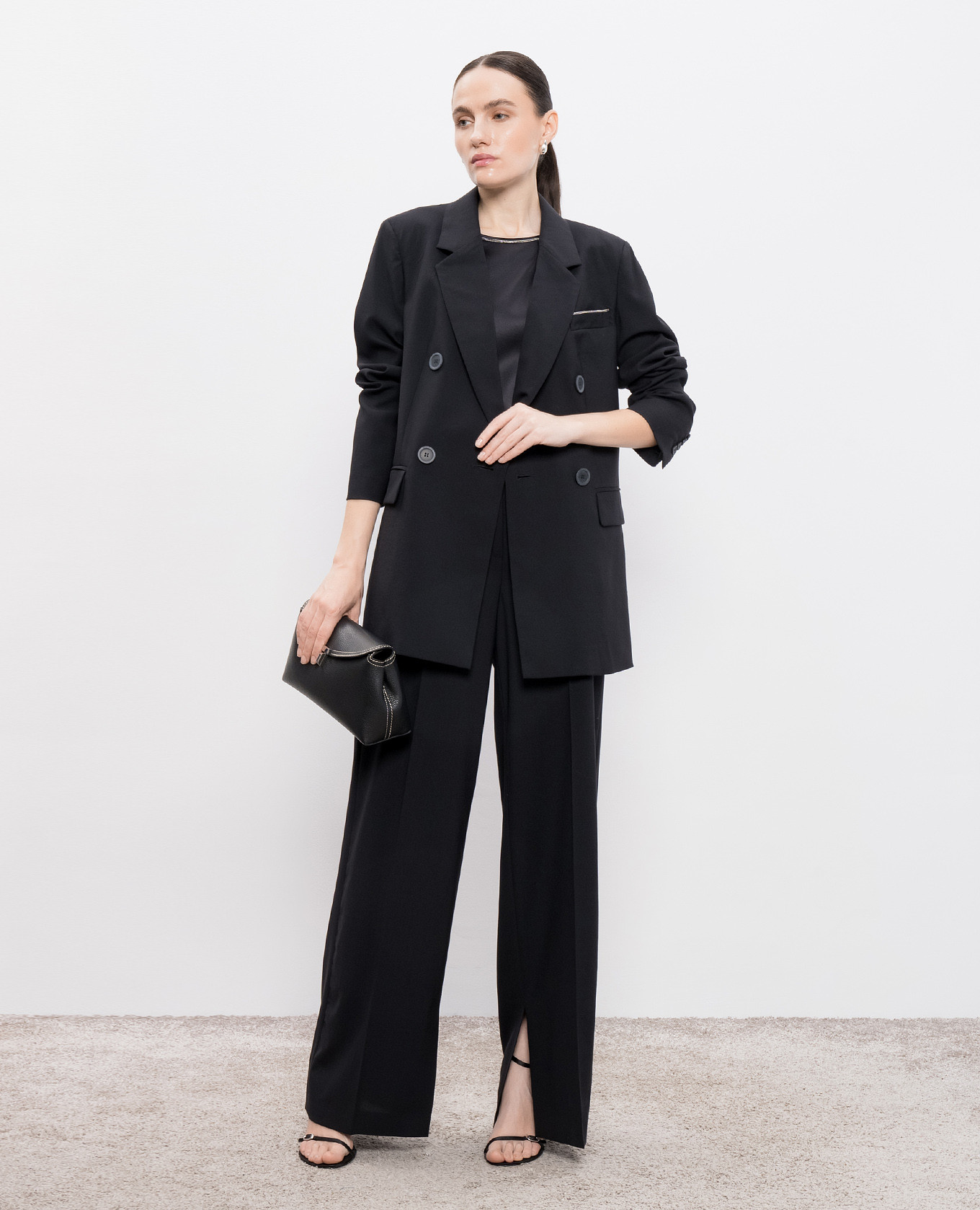 

Black silk top with monil chain Peserico