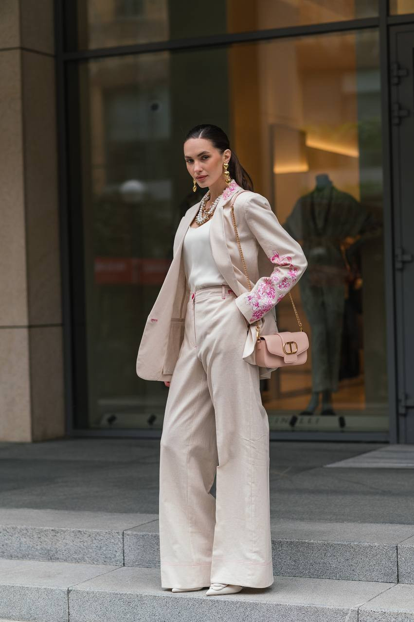 

Beige jacket with linen in a floral print Twinset Actitude