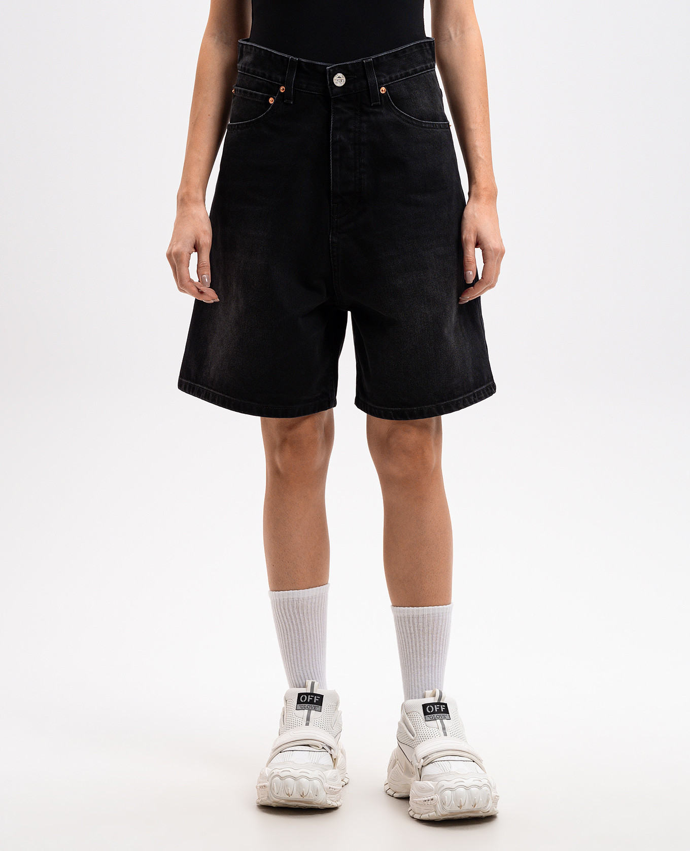 

Black denim shorts with logo patch Vetements
