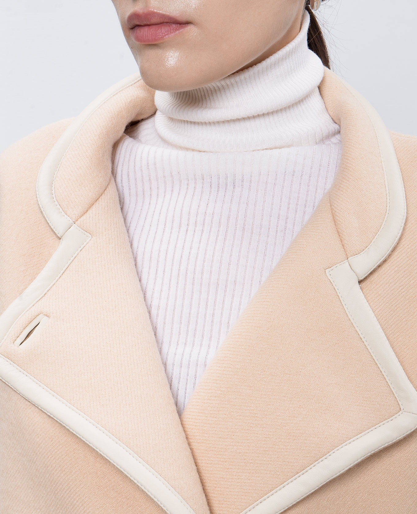 Beige double-breasted coat made of wool Yves Salomon 5