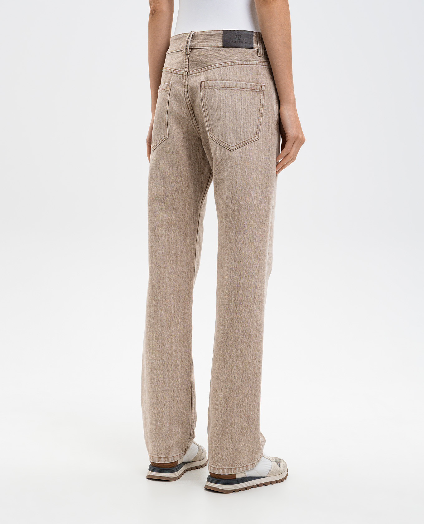 

Beige jeans with a monil chain Brunello Cucinelli