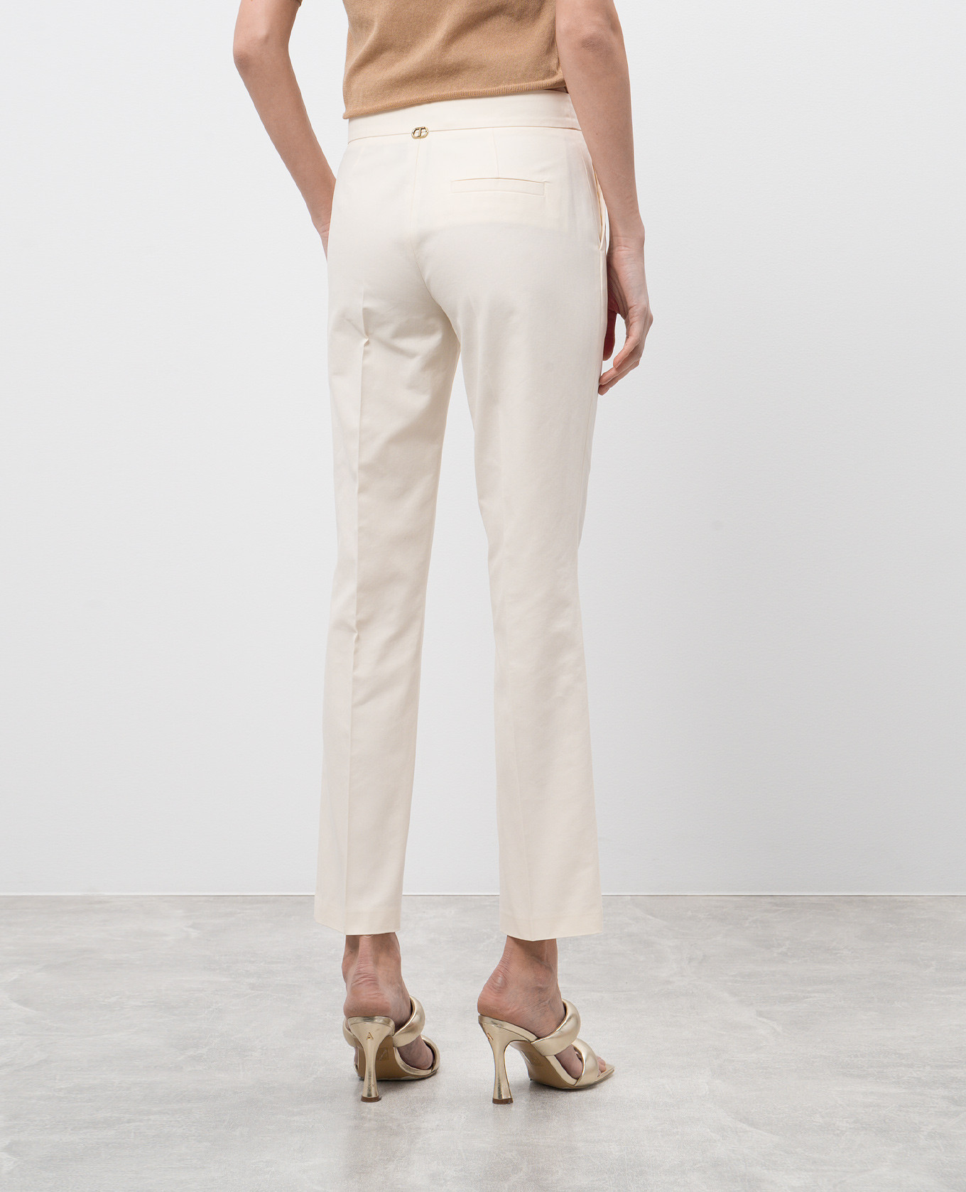Beige chinos with emblem Twinset 4