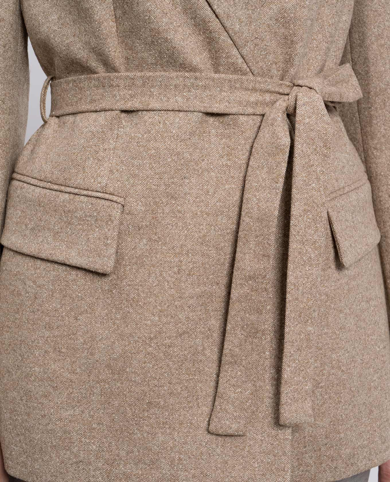 

Beige double-breasted jacket with wool and silk Peserico