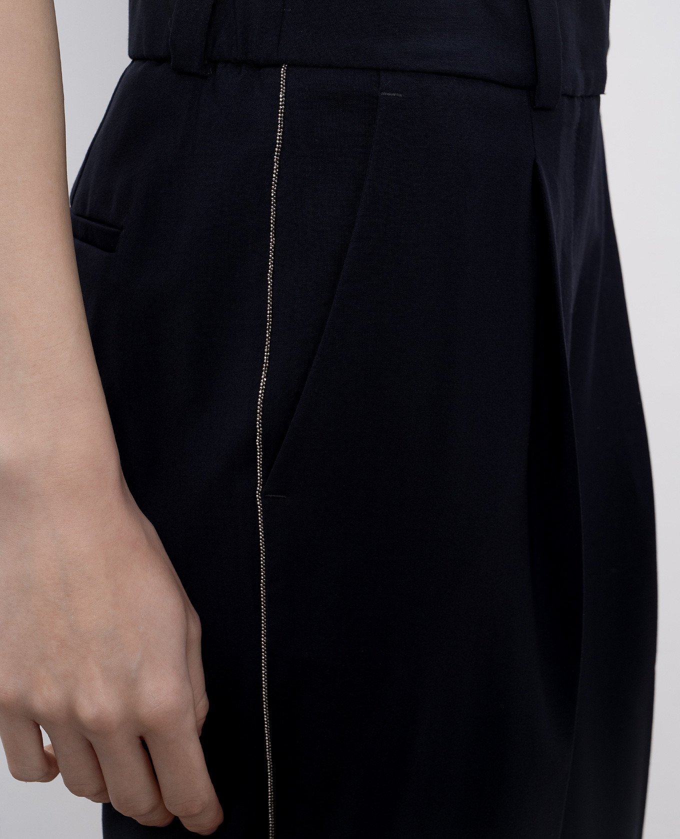 

Blue wool pants with monil chain Peserico