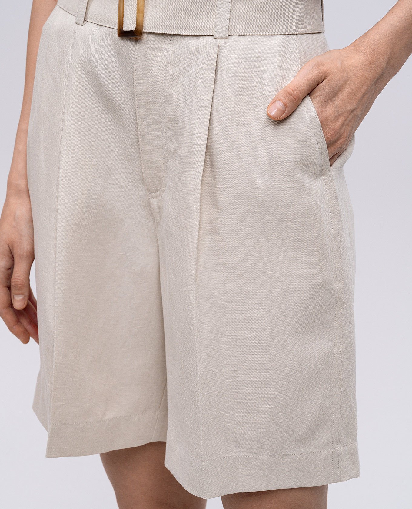 

Beige linen shorts Woolrich