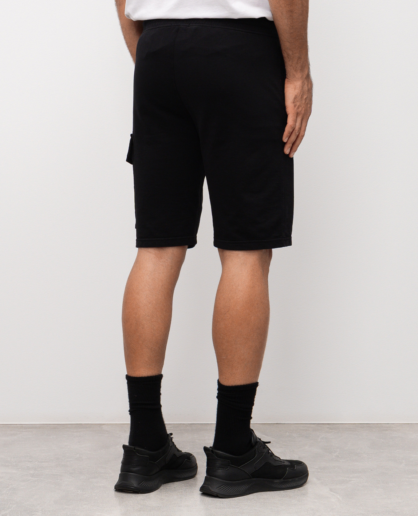 

Black cargo shorts with logo patch C.P. Company