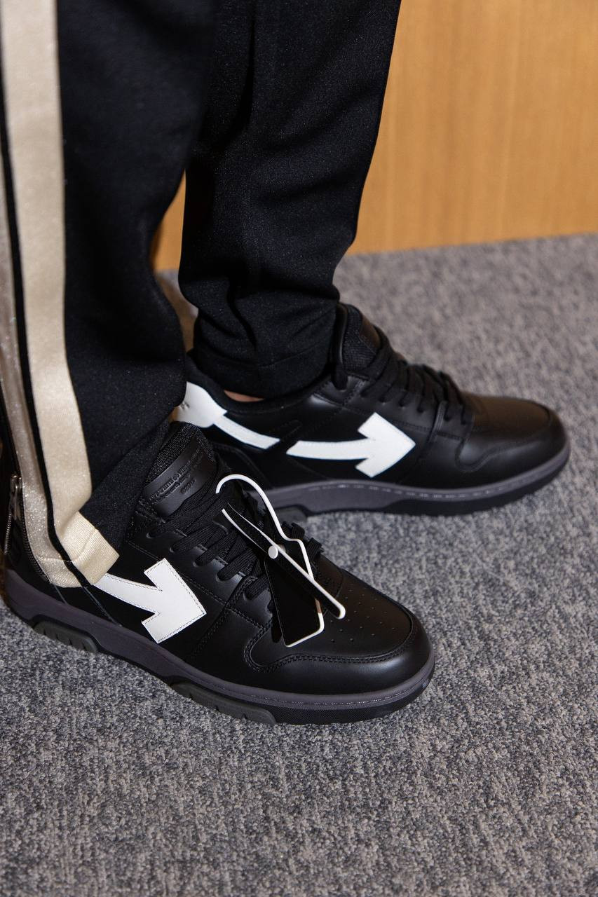 

OUT OF OFFICE black leather sneakers with contrasting logo Off-White