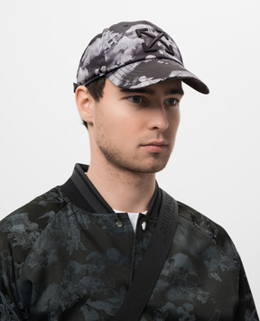 Off-White Black cap with fresco print OMLA049S25FAB008