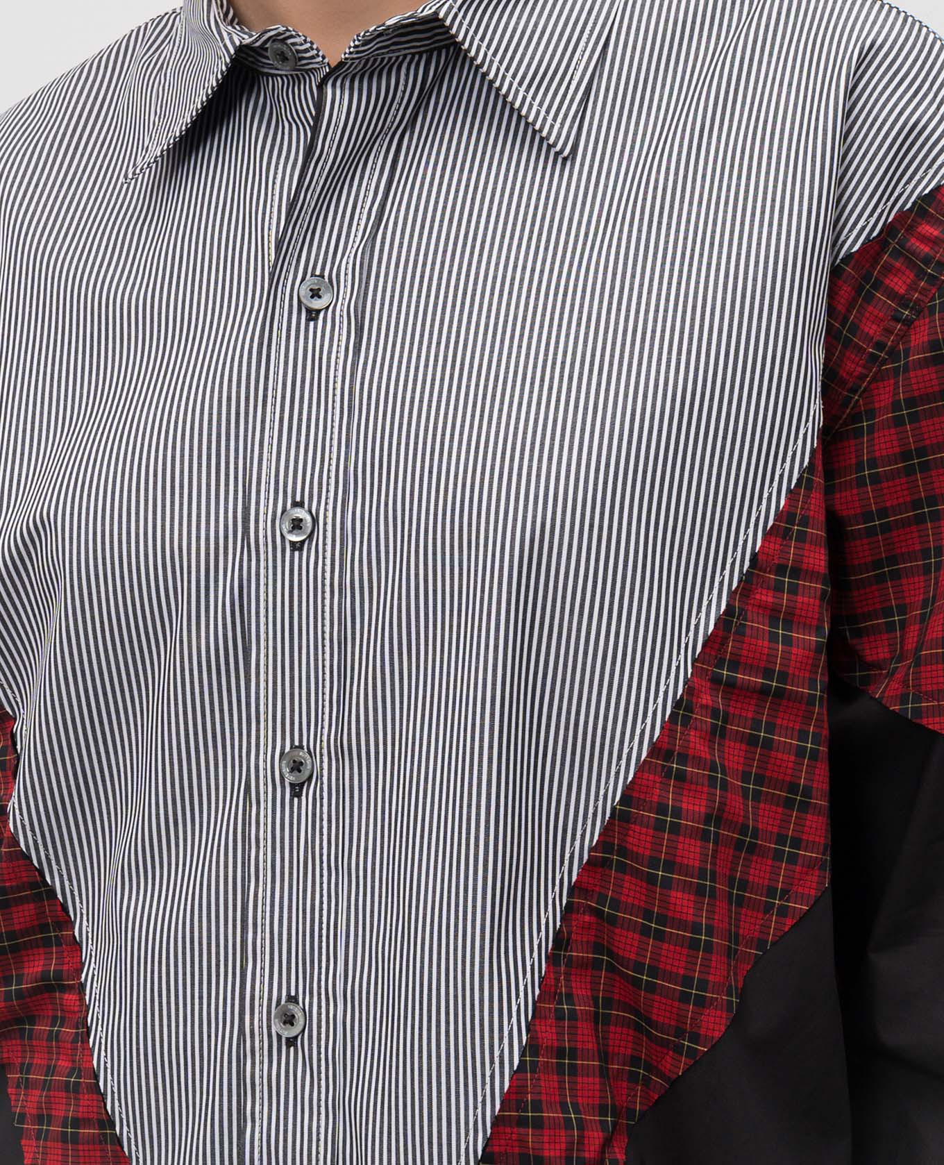 

Black shirt with Color Block effect Vetements