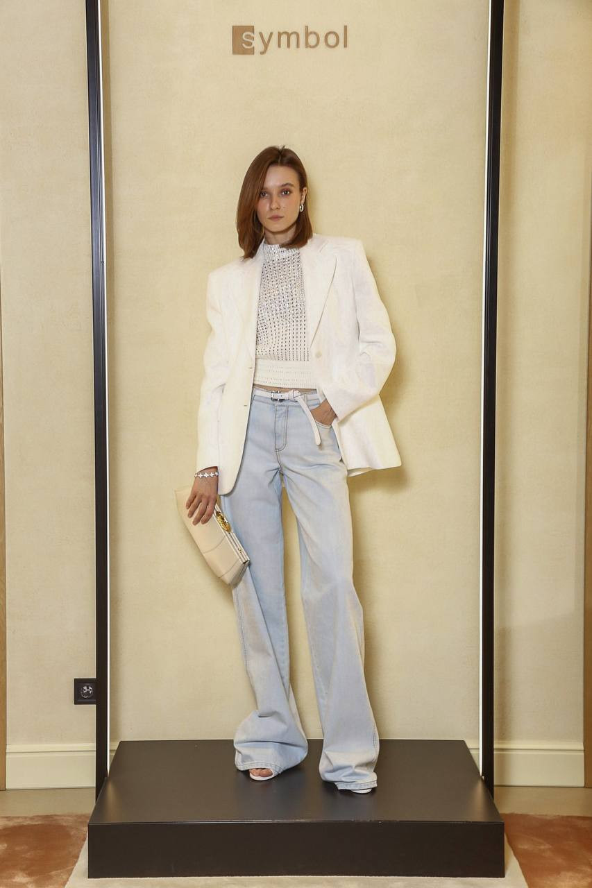 

Blue jeans with leather logo patch Ermanno Scervino, Light blue