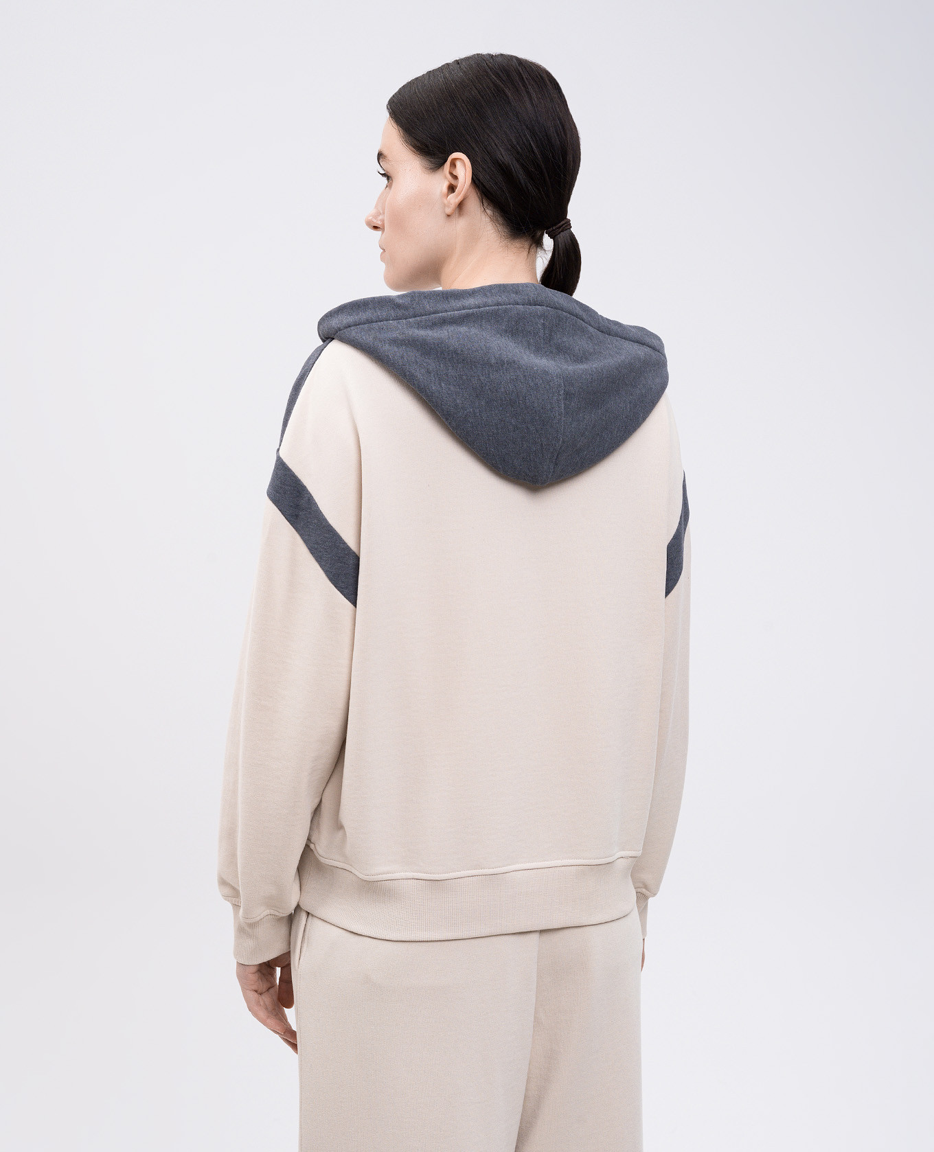 Beige sports jacket with monil chain Brunello Cucinelli 4