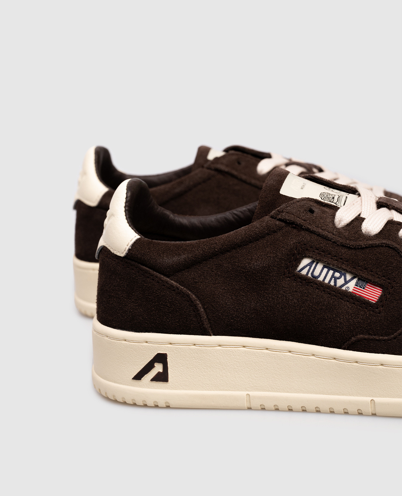

Medalist brown suede sneakers AUTRY