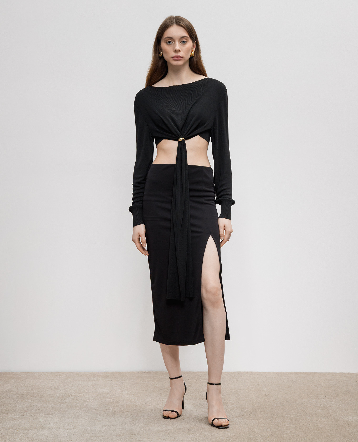 

Black top of asymmetric cut Philosophy di Lorenzo Serafini