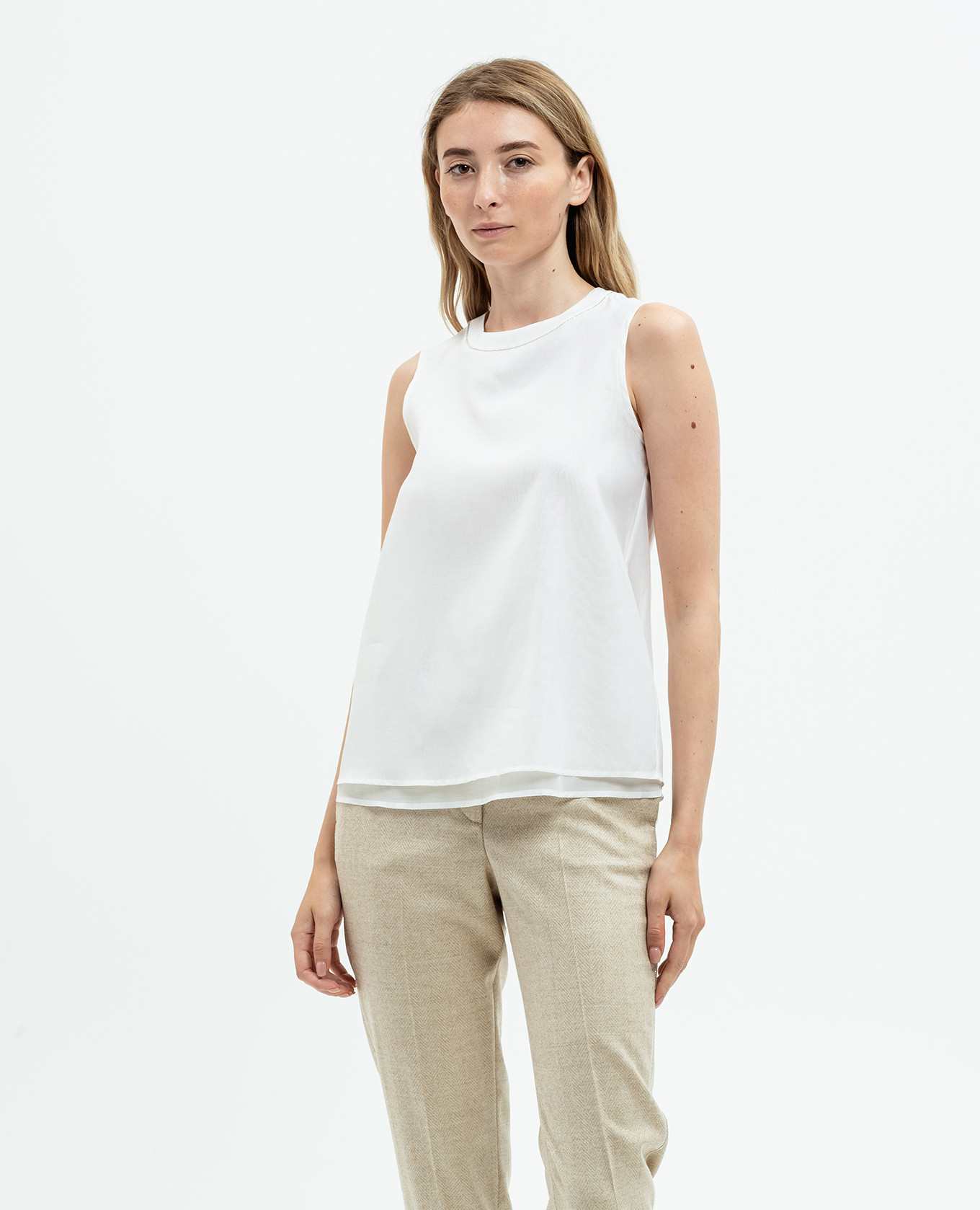 

White silk top with monil chain Peserico