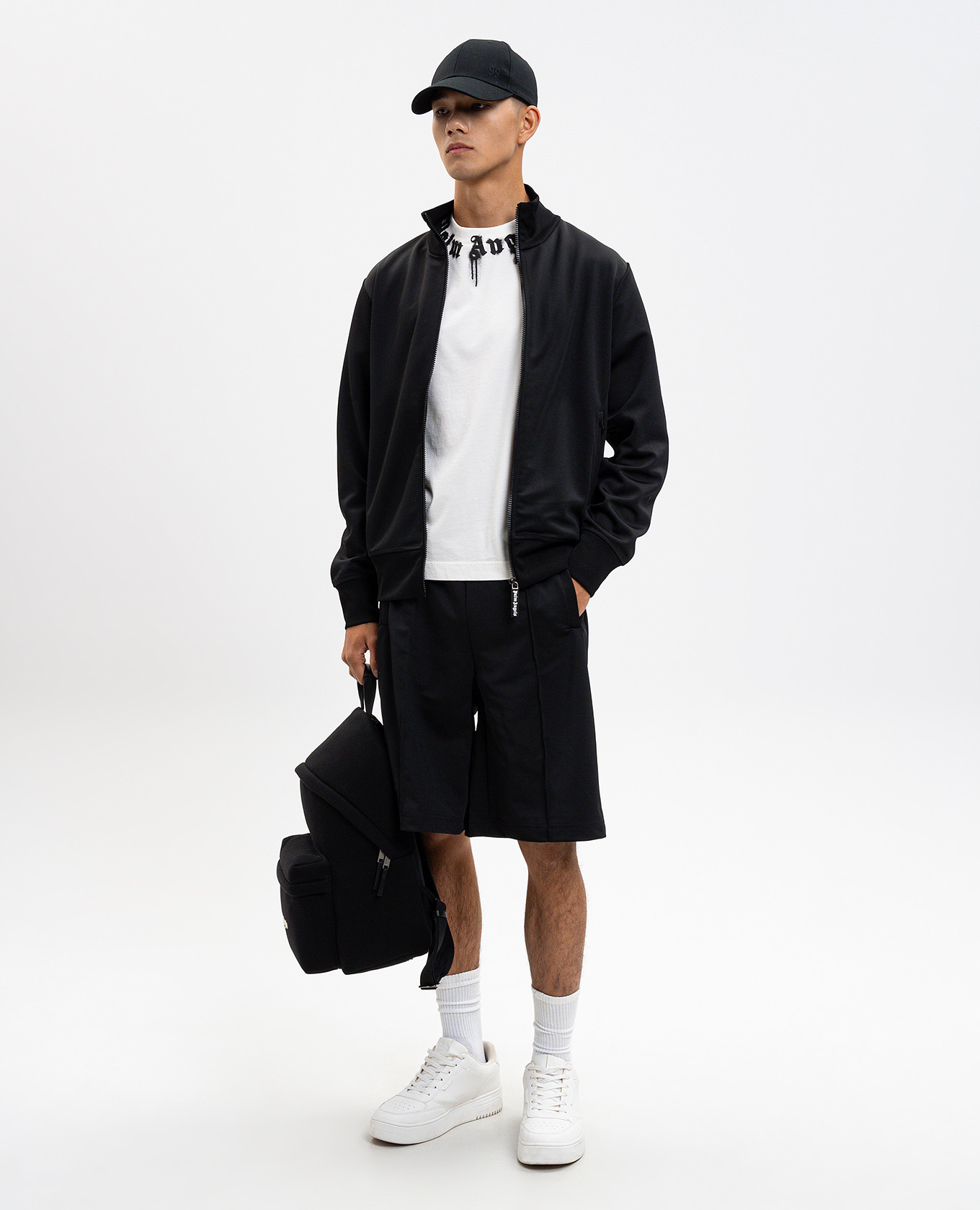 

Black shorts with contrast logo Palm Angels